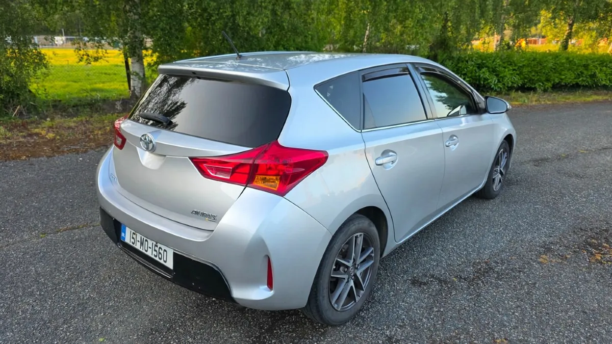 Toyota Auris 2015 - Image 4