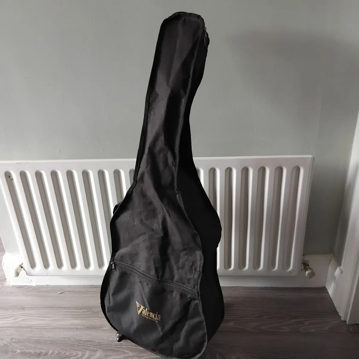Valencia Guitar - Image 2