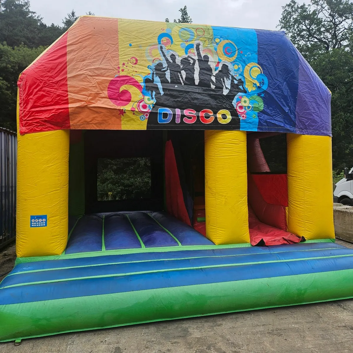 Banner castle for sale €1200 blower leads mat pegs - Image 1