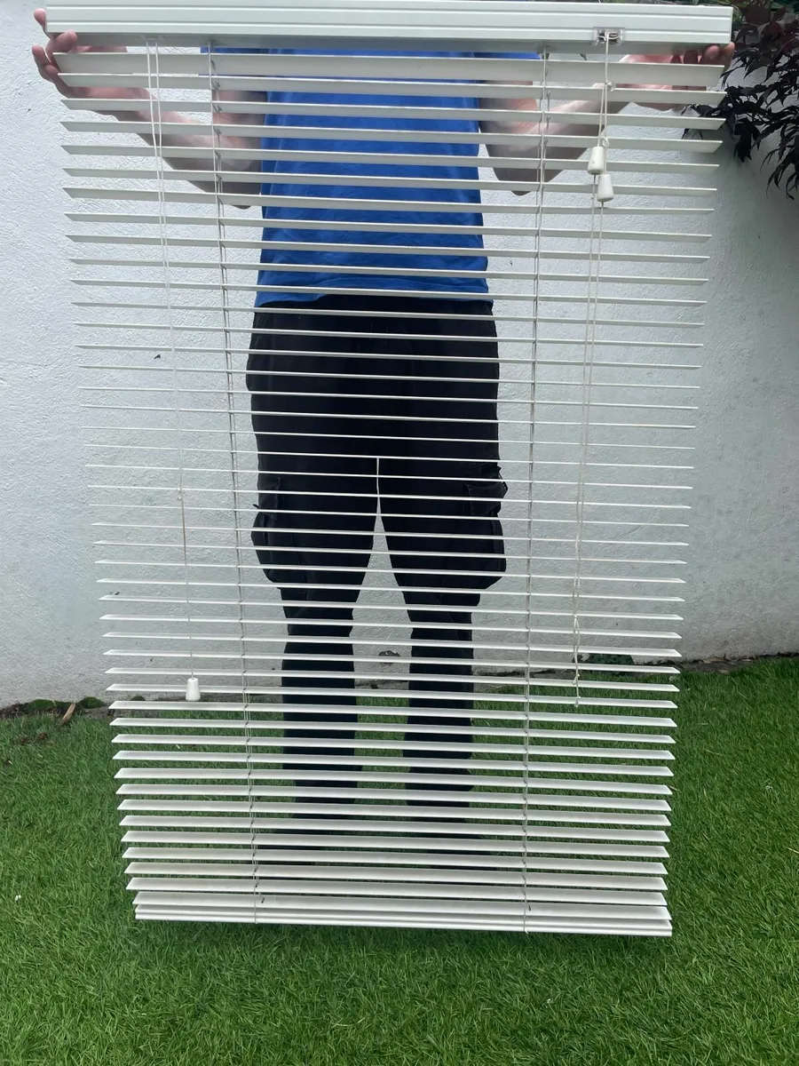 Blinds - second hand 3 x white wooden - Image 2