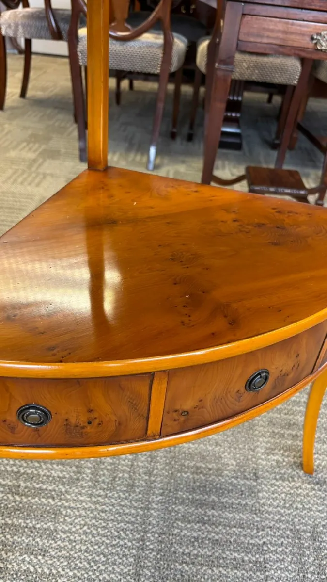 Beautiful tier corner unit with drawer. Great cond - Image 2