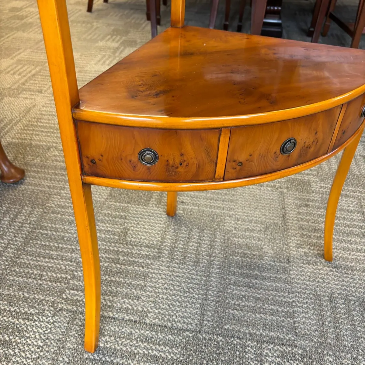 Beautiful tier corner unit with drawer. Great cond - Image 4