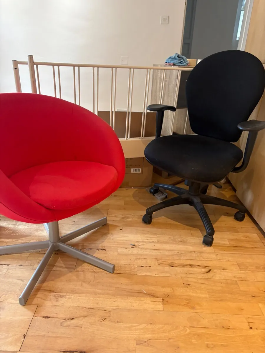 Free chairs and desk & shelves -  Rathmines - Image 1