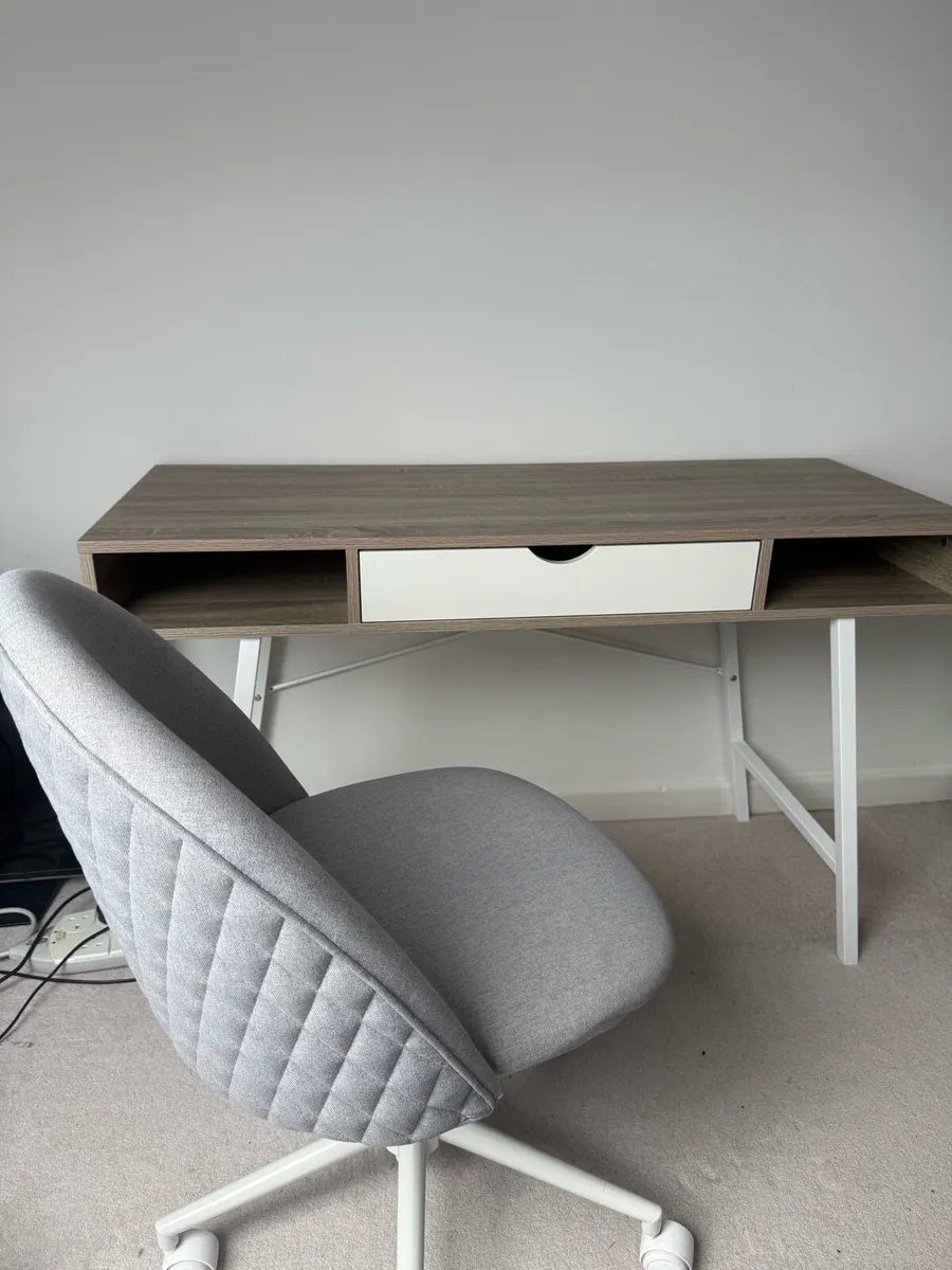 Study desk and chair - Image 1