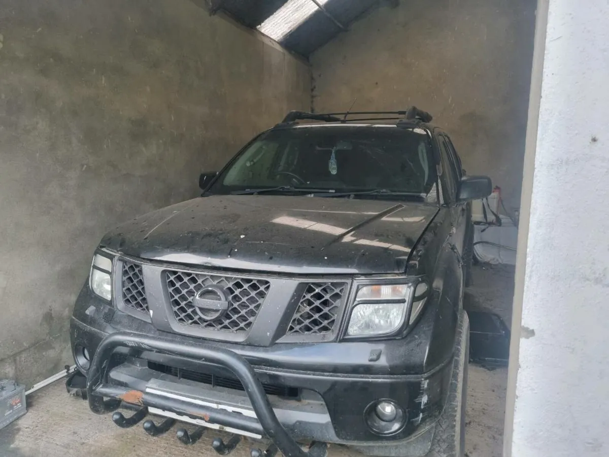 2009 automatic nissan navara - Image 3