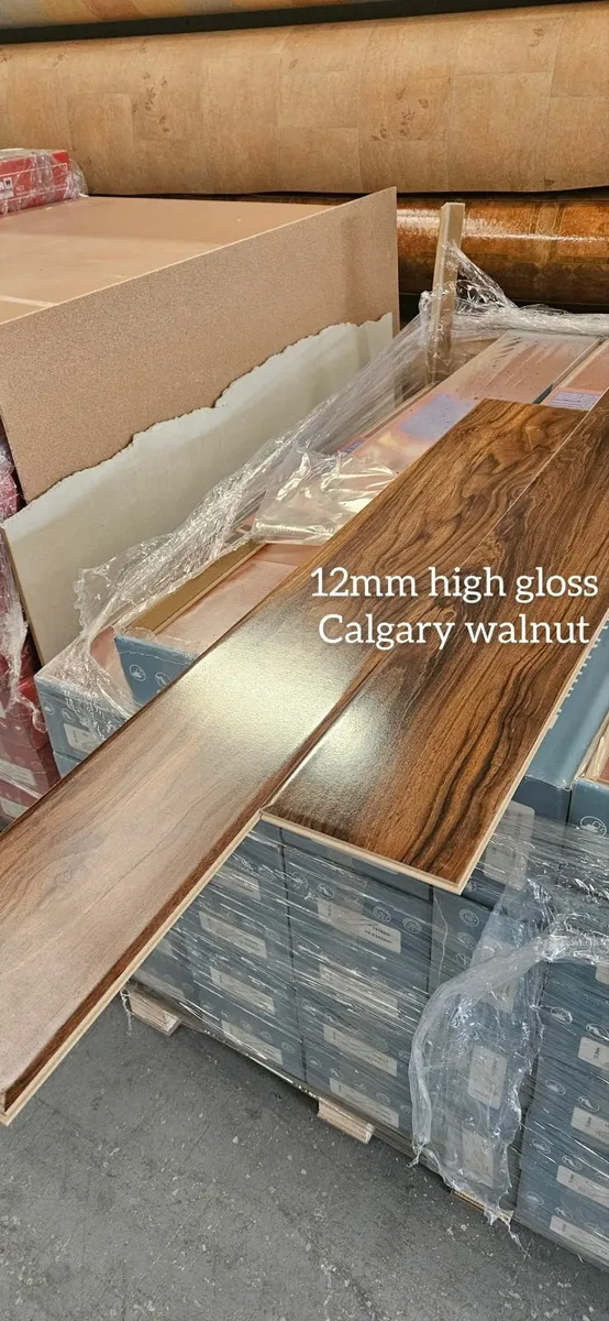 12mm gloss Finish Laminated Click Flooring in Mult - Image 3