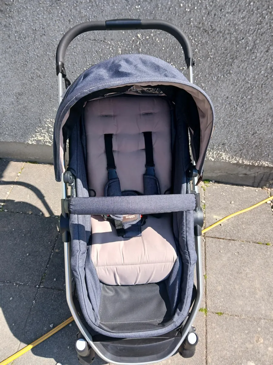 Mountain buggy pushchair - Image 1