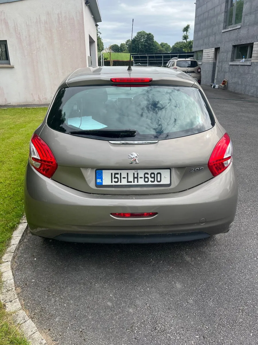 Peugeot 208 2015 - Image 4