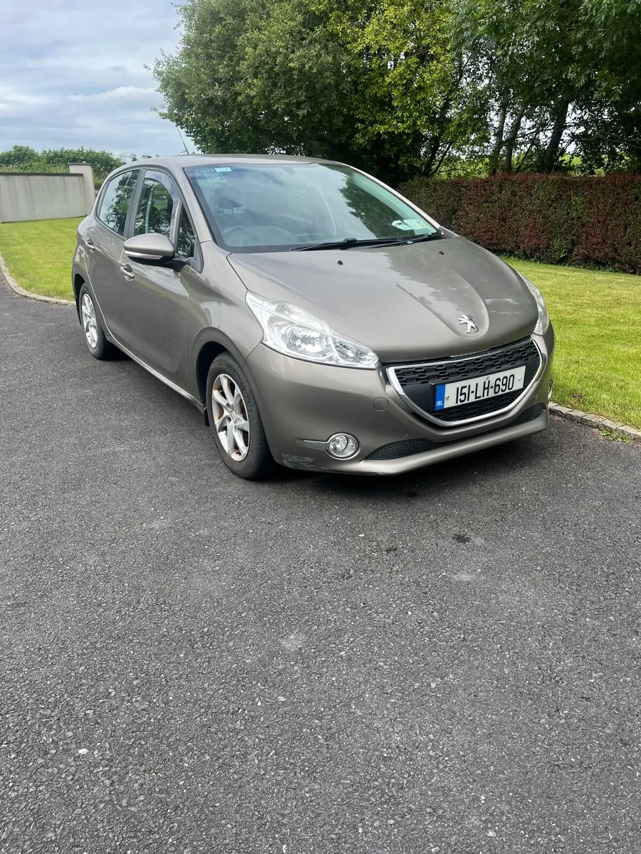 Peugeot 208 2015 - Image 1