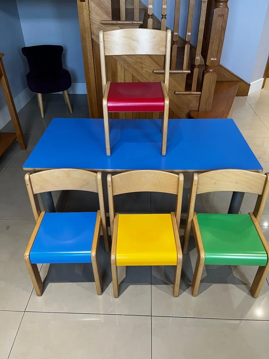 Children table and chairs - Image 1