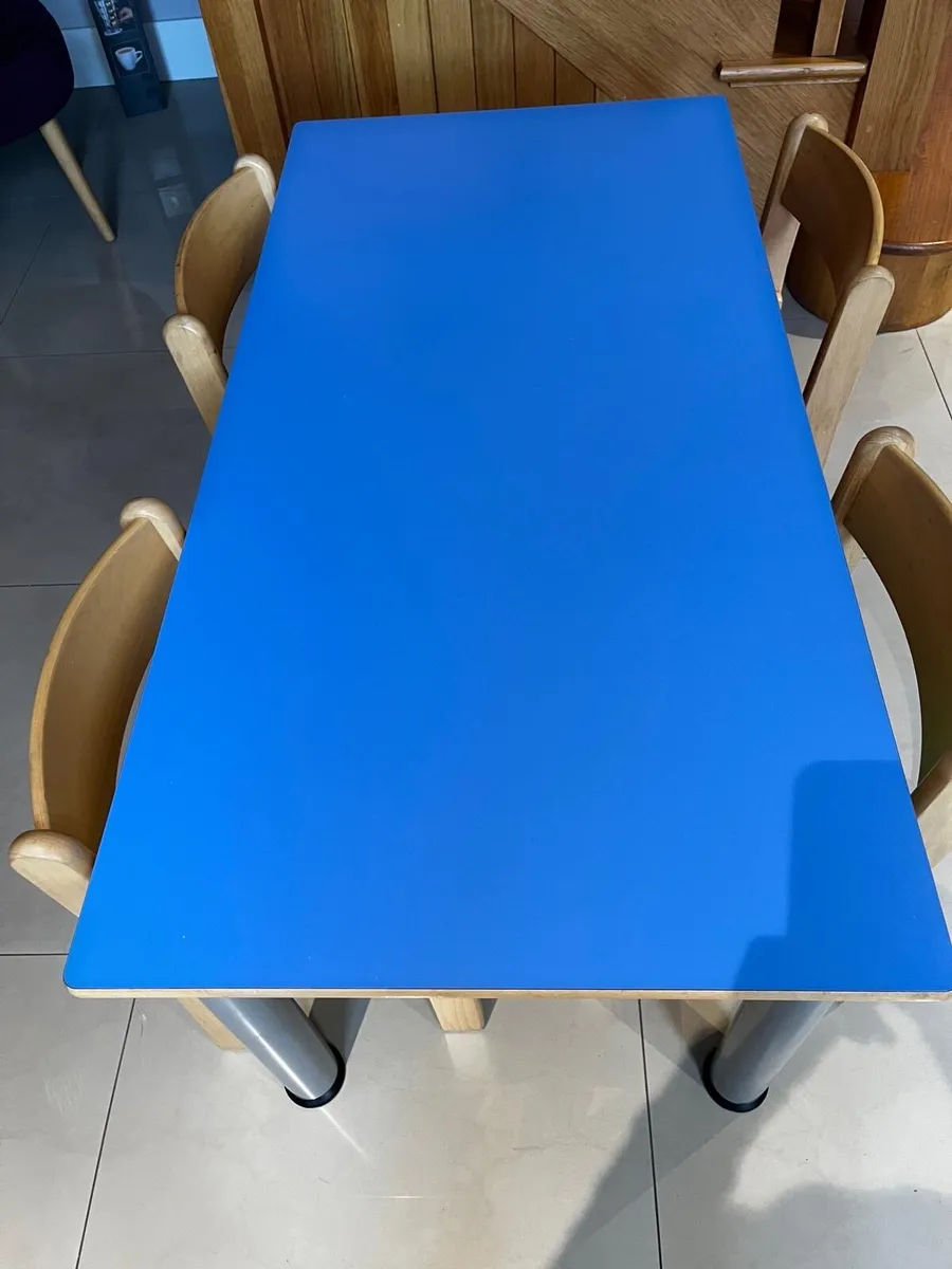 Children table and chairs - Image 3