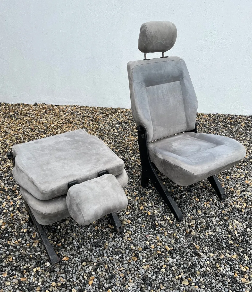 VW T4 multivan removable mid row seats - Image 1