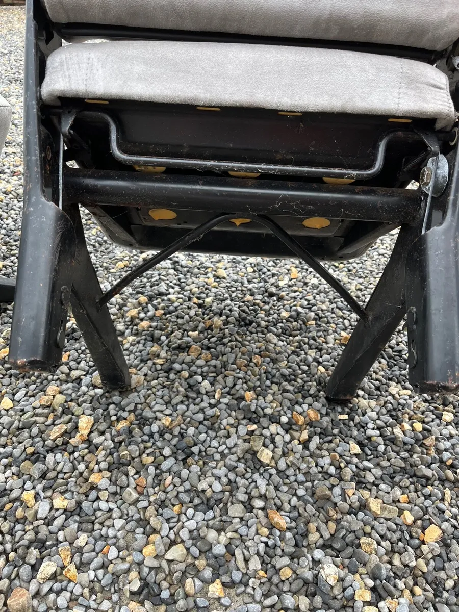 VW T4 multivan removable mid row seats - Image 2