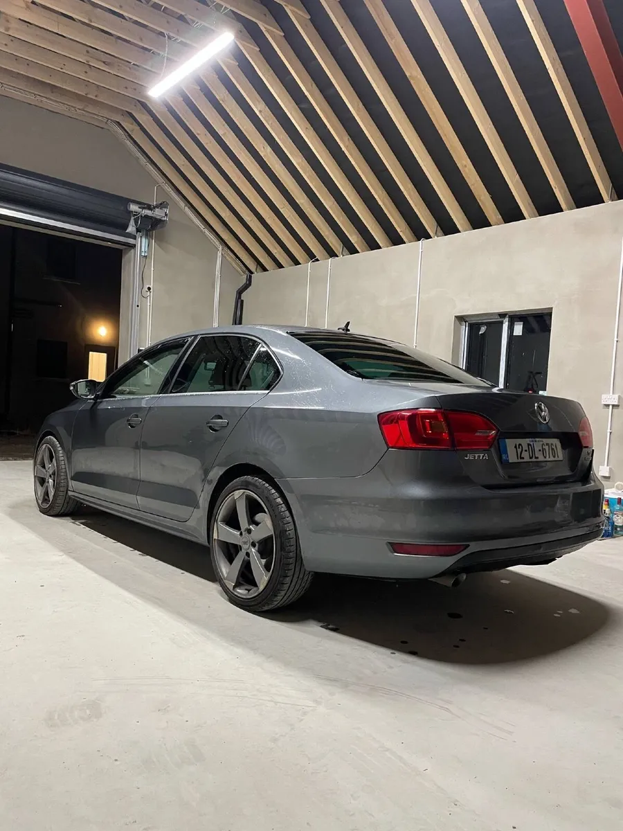 Volkswagen Jetta 2012 - Image 4