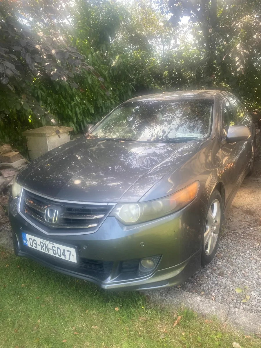 Honda Accord 2009 - Image 2