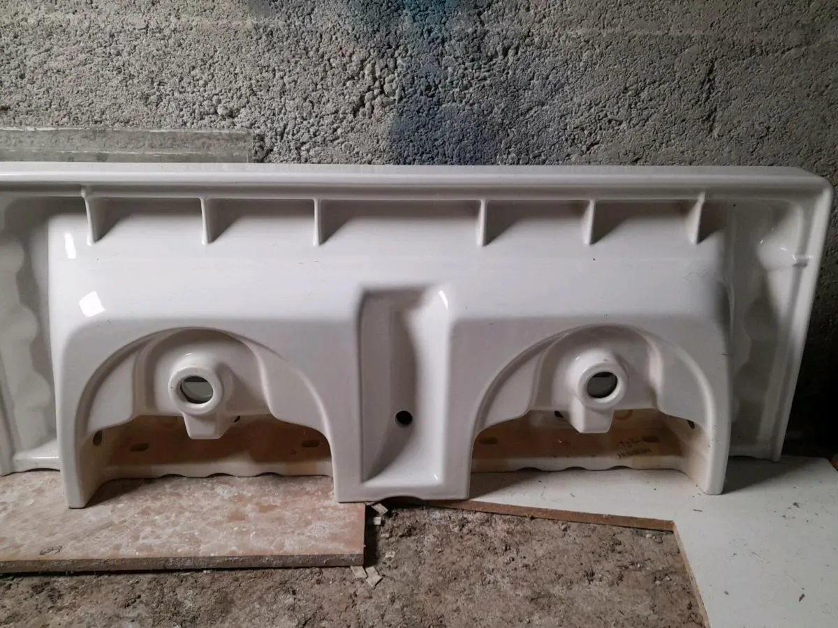 Unused Villeroy & boch double vanity washin basin. - Image 2