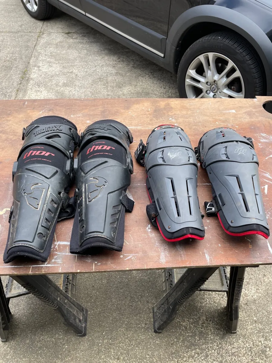 Motocross Knee Braces X 2 - Image 1