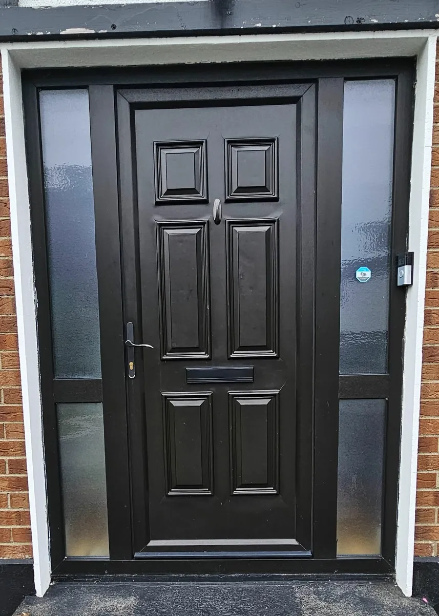 Front door - Image 1
