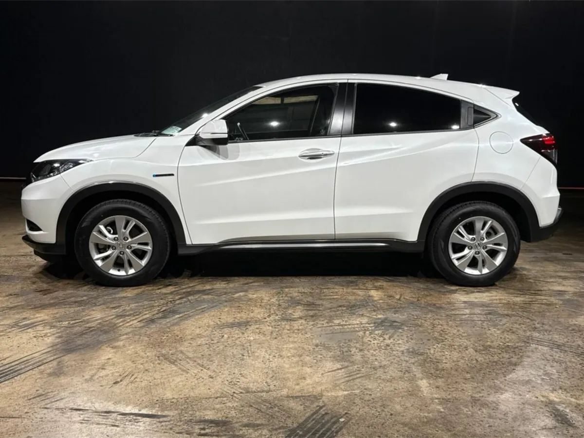 Honda Vezel 1.5 HYBRID - AUTOMATIC - CRUISE CONTRO - Image 4
