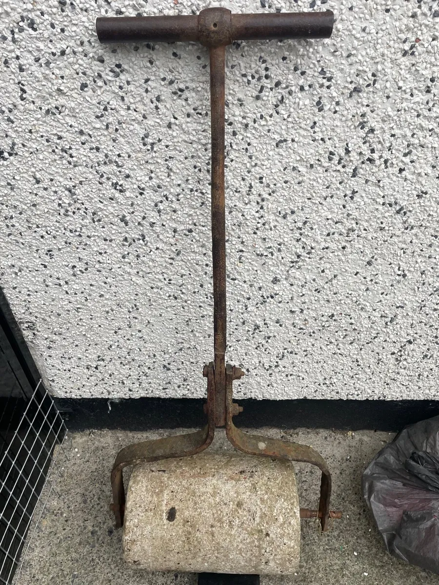 Tarmac roller - Image 1