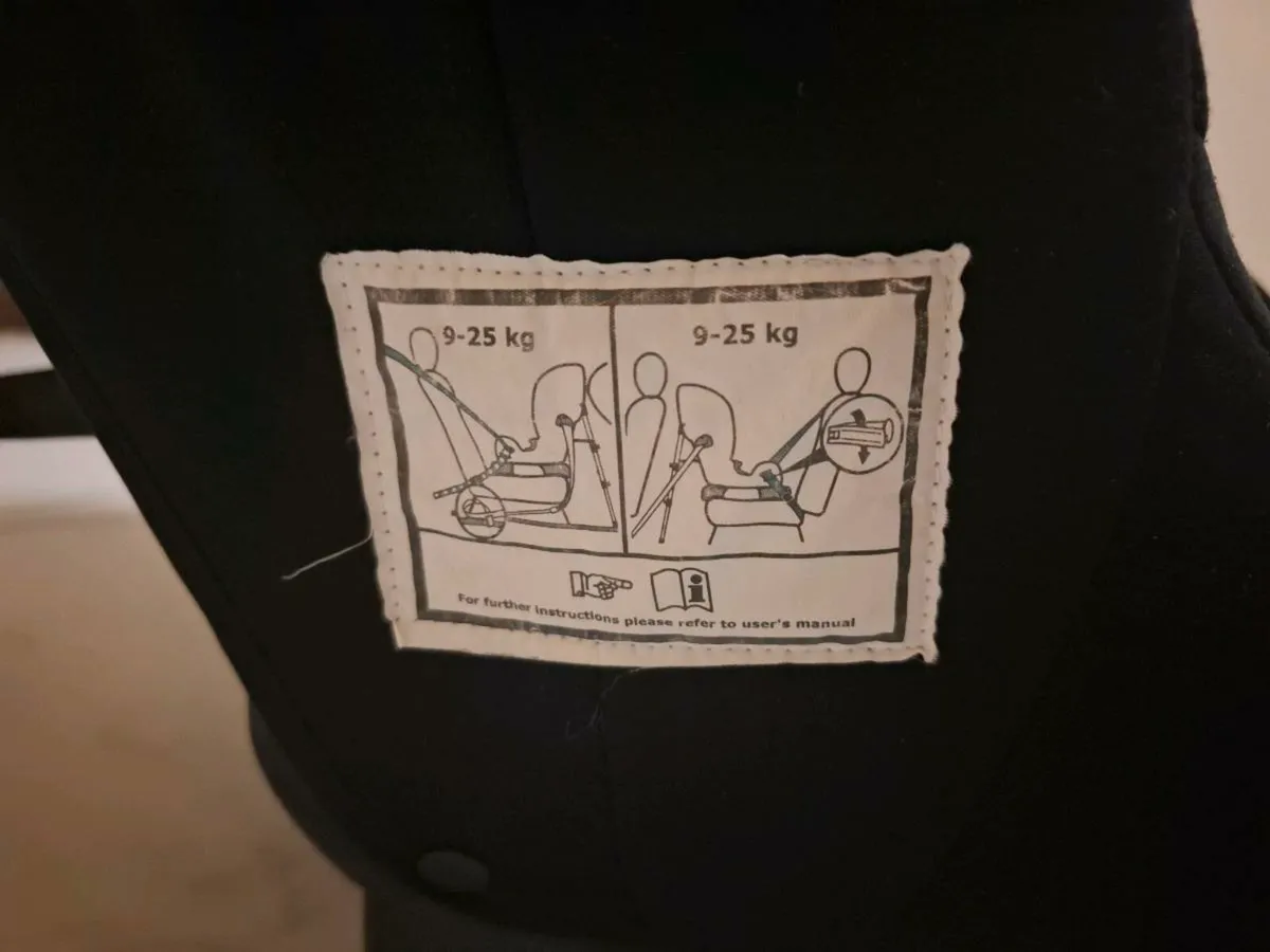 Axkid move rear facing car seat - Image 2