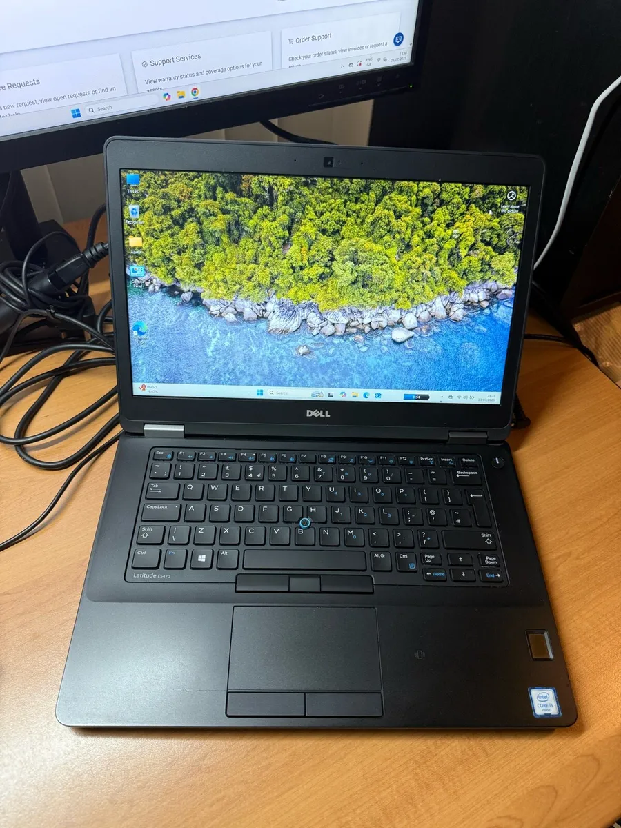 Dell laptop i5 pro 16-512 ssd win 11 pro - Image 1