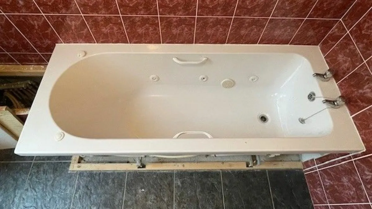Bathroom - Image 4