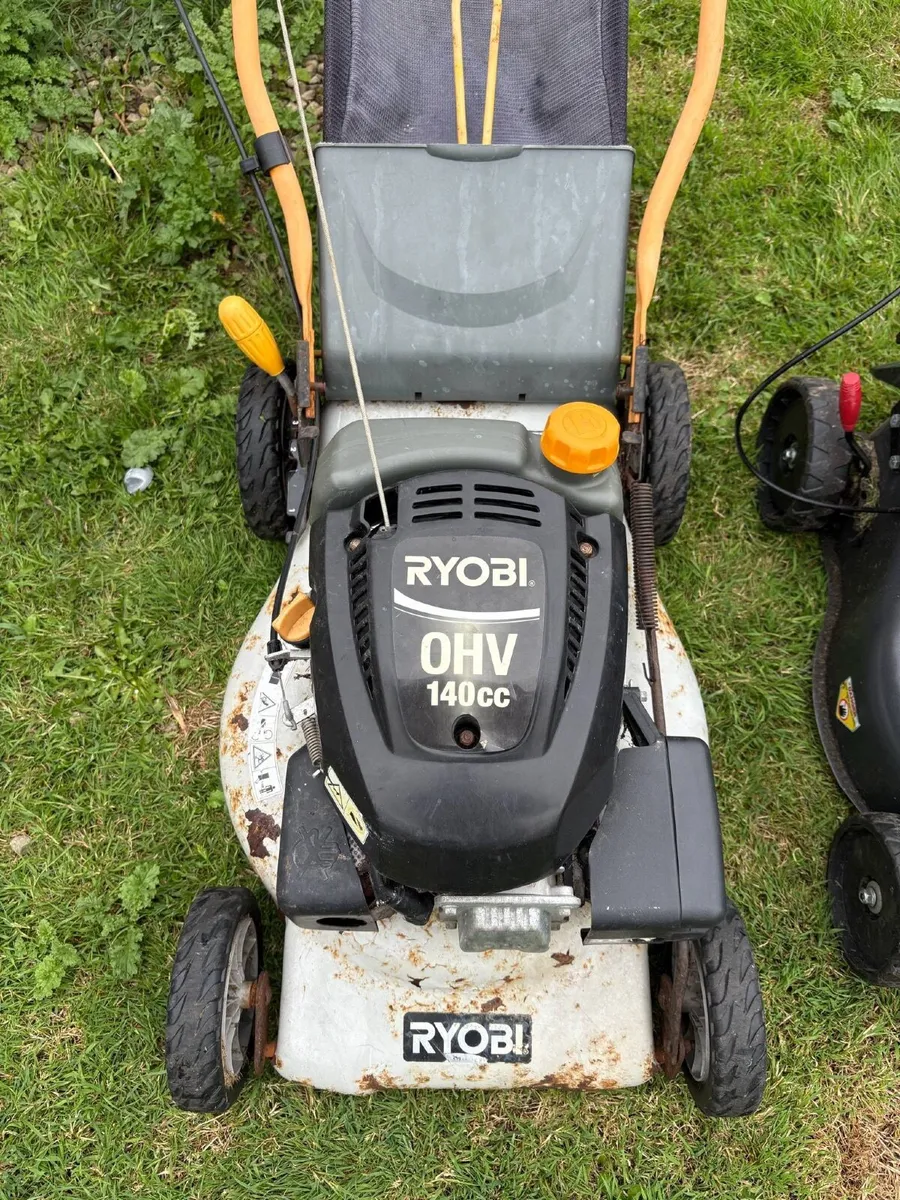 3 Lawnmowers - Image 2