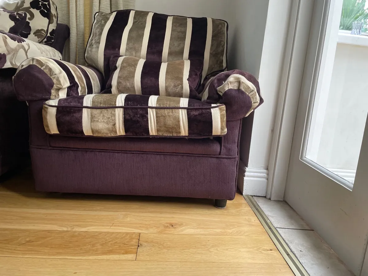 Sittingroom suite - Image 1