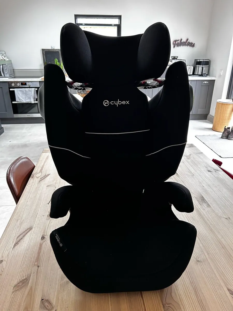 Car seat - Image 1
