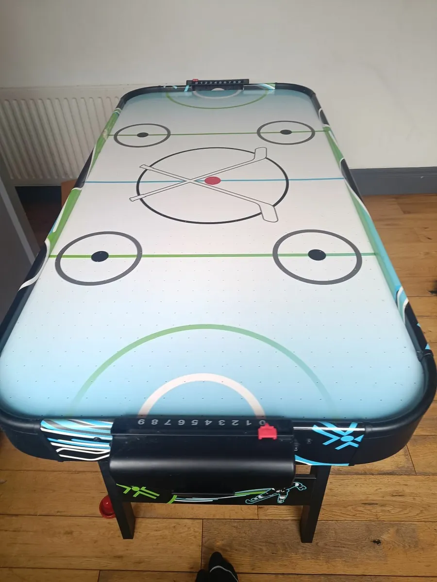 Air hockey table - Image 3