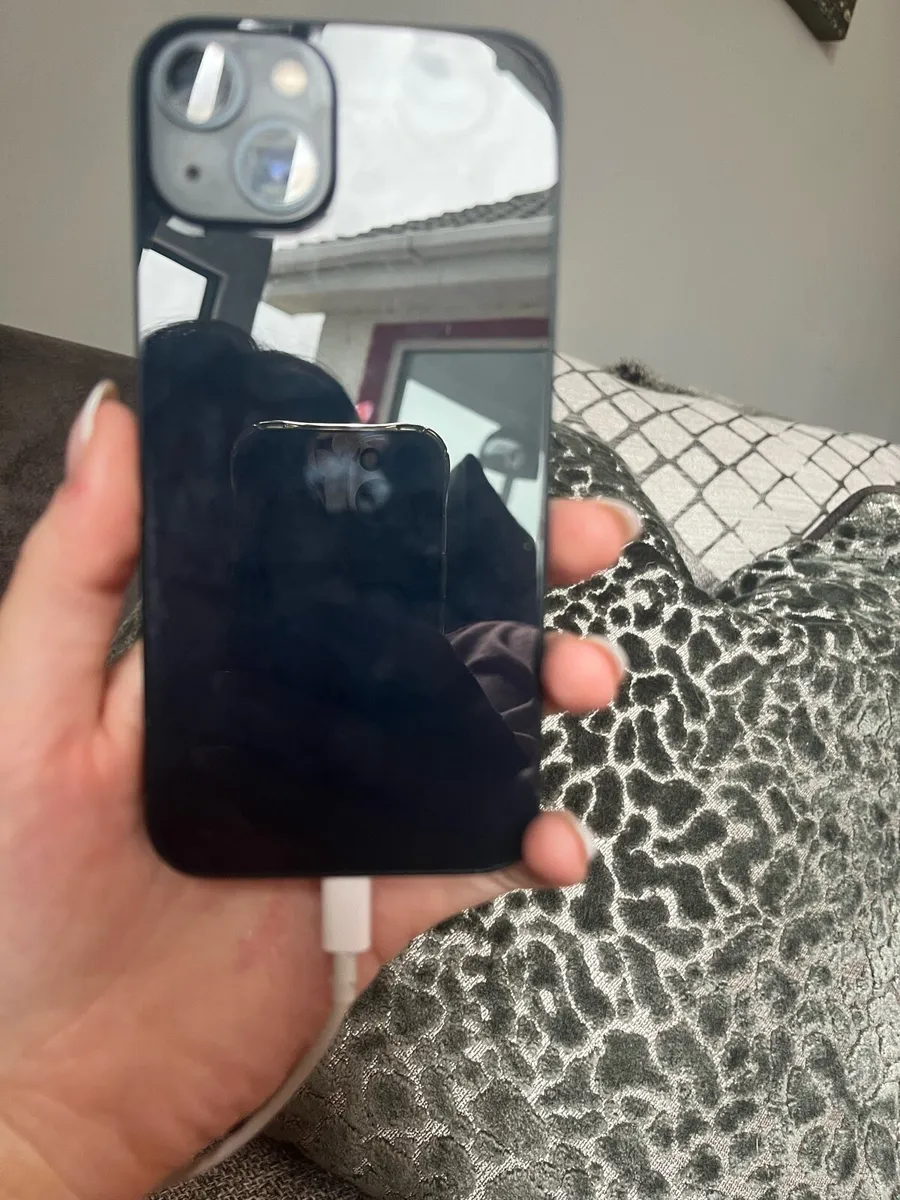 iPhone 13 - Image 3