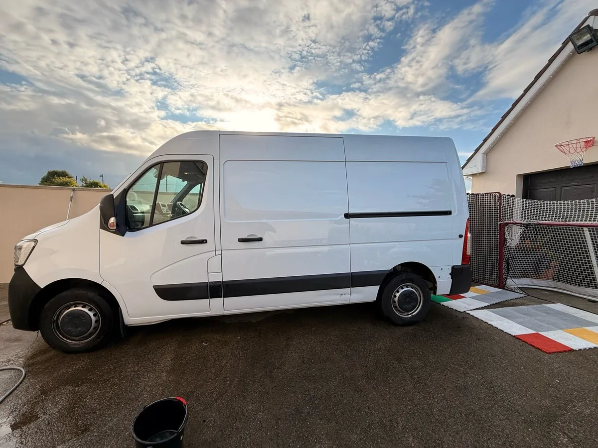 2024 Renault Master - Image 1