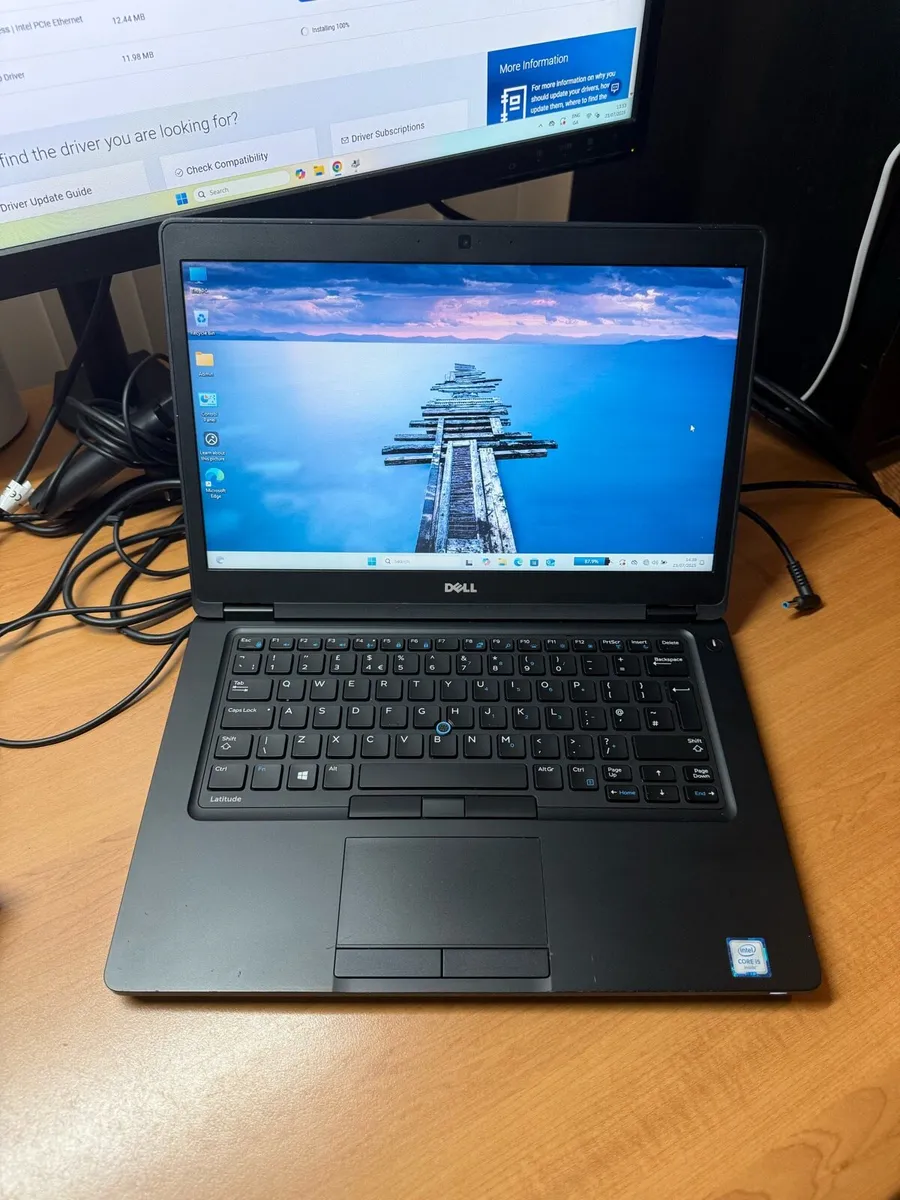 Dell laptop i5 pro 16-512 win 11 - Image 1