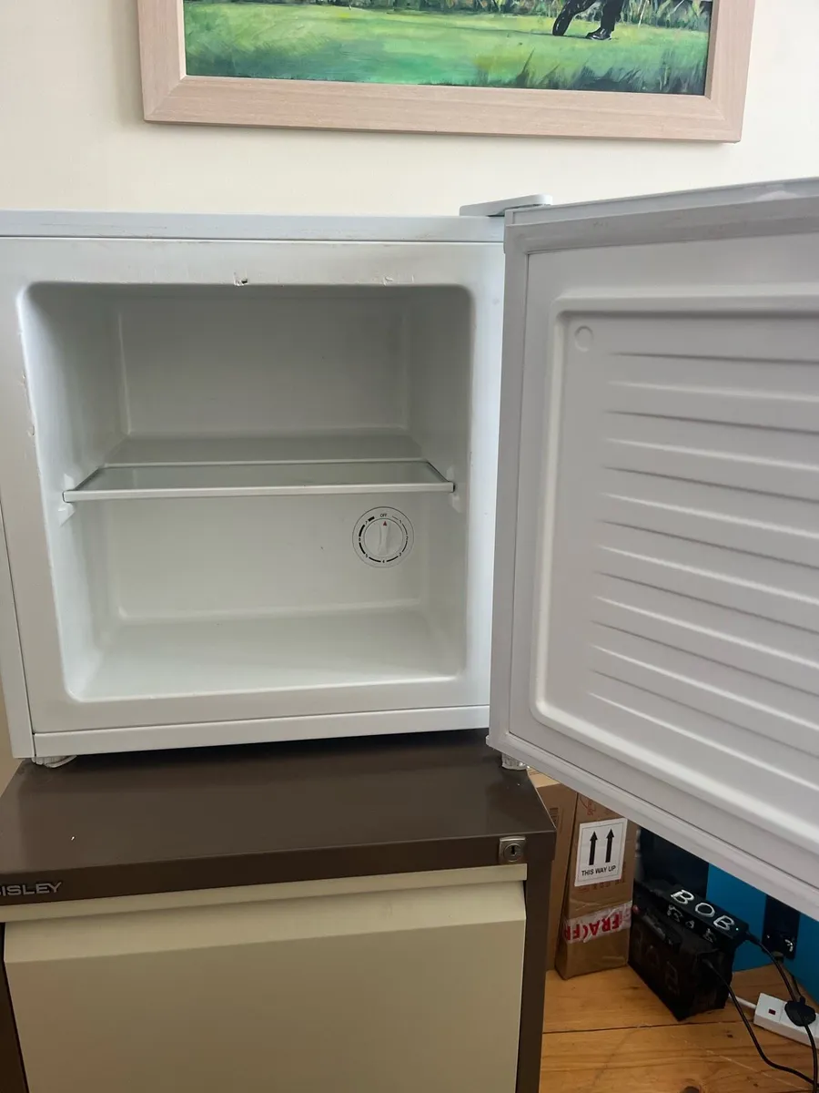 Small freezer - Image 3