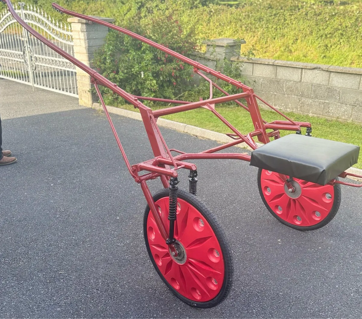 Finntack jog cart with challenger wheels - Image 1