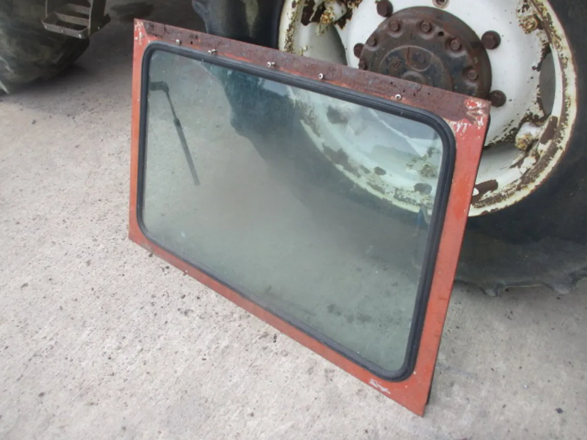 MF 500 Series Rear Window & Cab Parts - Image 3