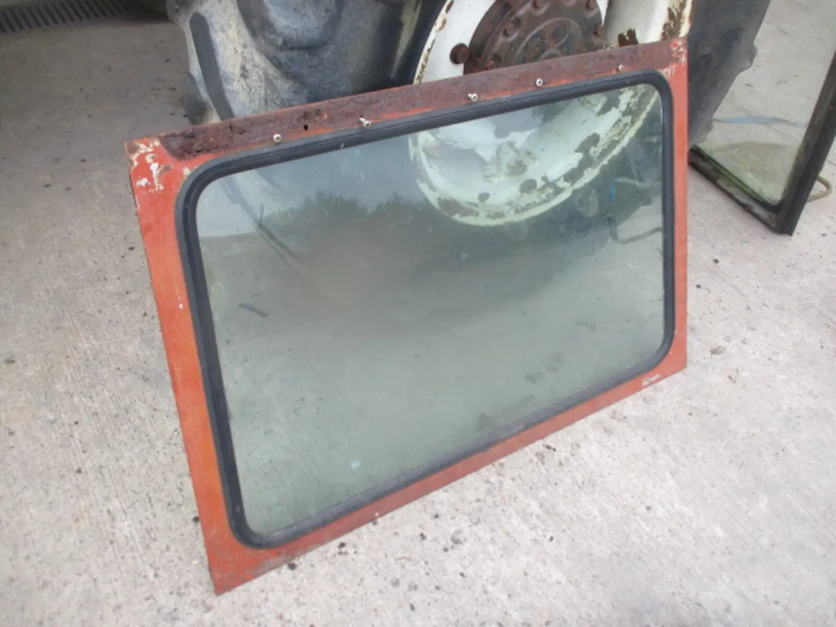 MF 500 Series Rear Window & Cab Parts - Image 2