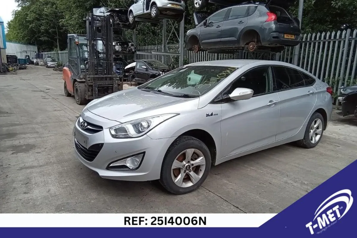 2012 HYUNDAI I40 BREAKING FOR PARTS - Image 3