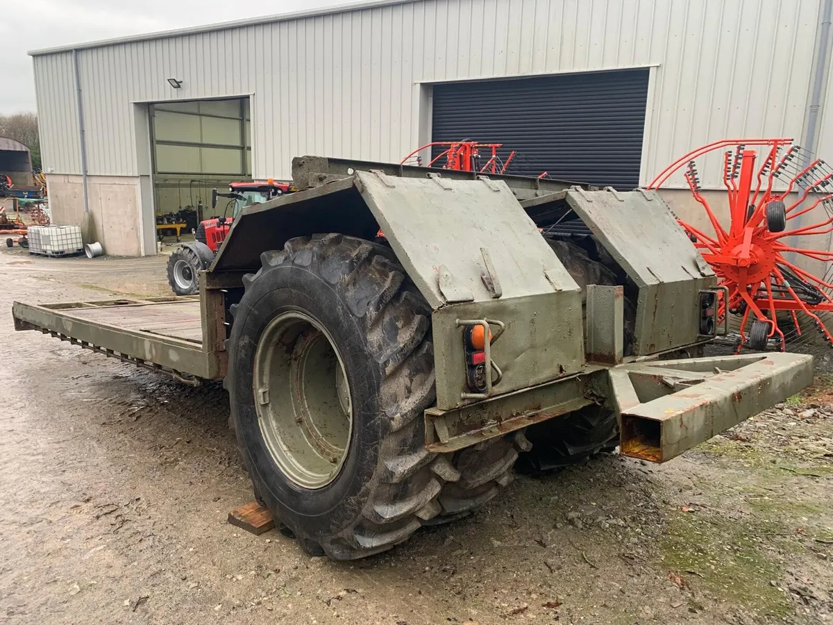 LOW LOADER 10T, 15' X 8' BED - Image 1