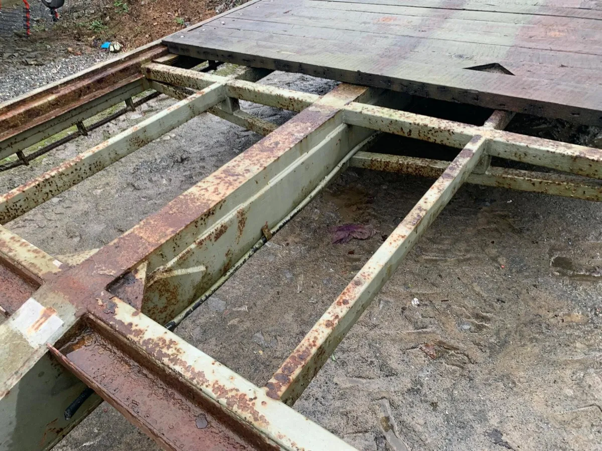 LOW LOADER 10T, 15' X 8' BED - Image 3