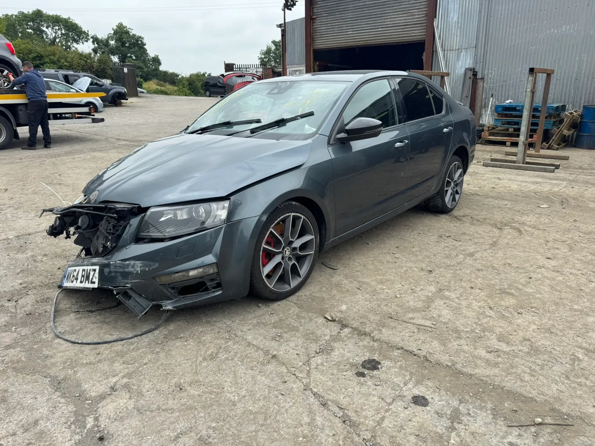 Breaking 2014 Skoda Octavia 2.0 VRS auto - Image 1