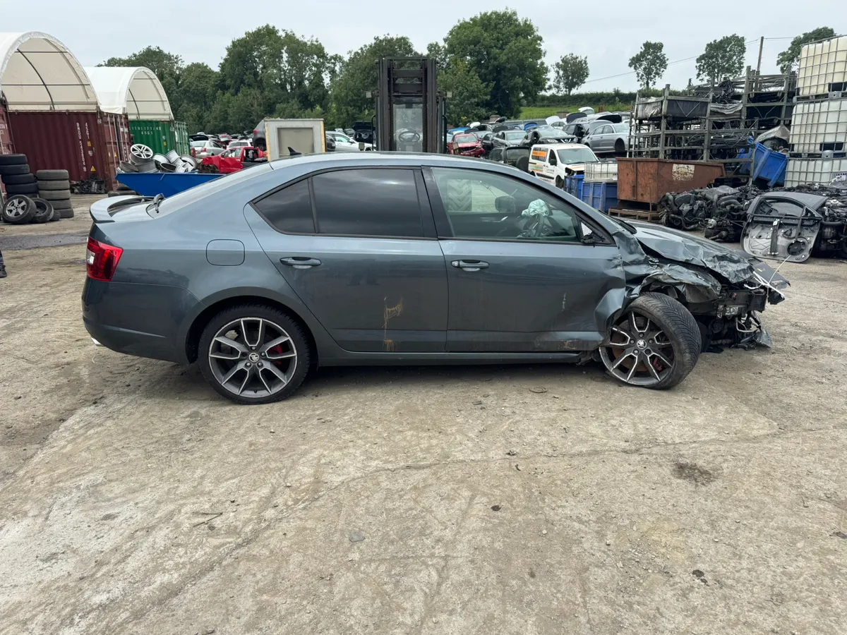 Breaking 2014 Skoda Octavia 2.0 VRS auto - Image 2