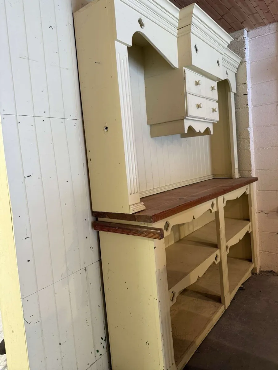 Dresser - Image 4