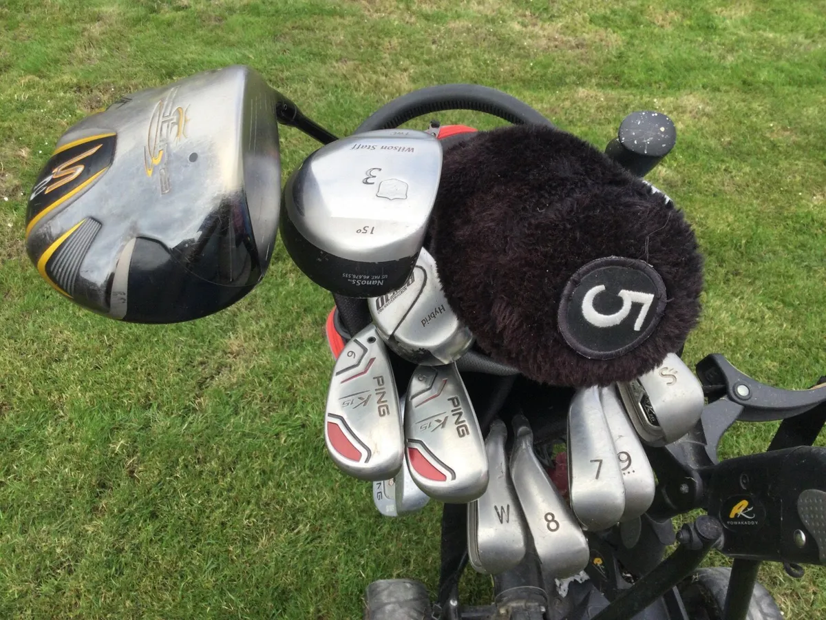 Golf clubs & elec caddy - Image 1