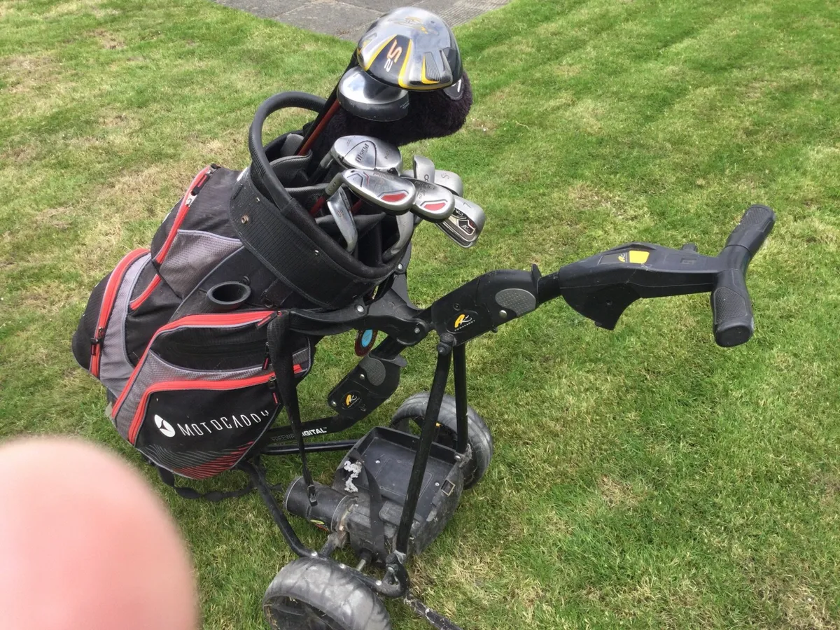 Golf clubs & elec caddy - Image 2