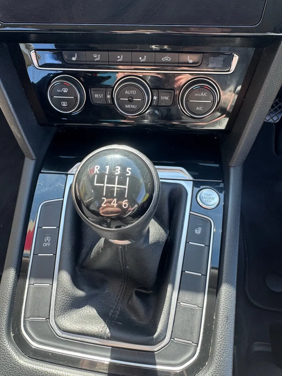 Volkswagen Passat 2017 - Image 4