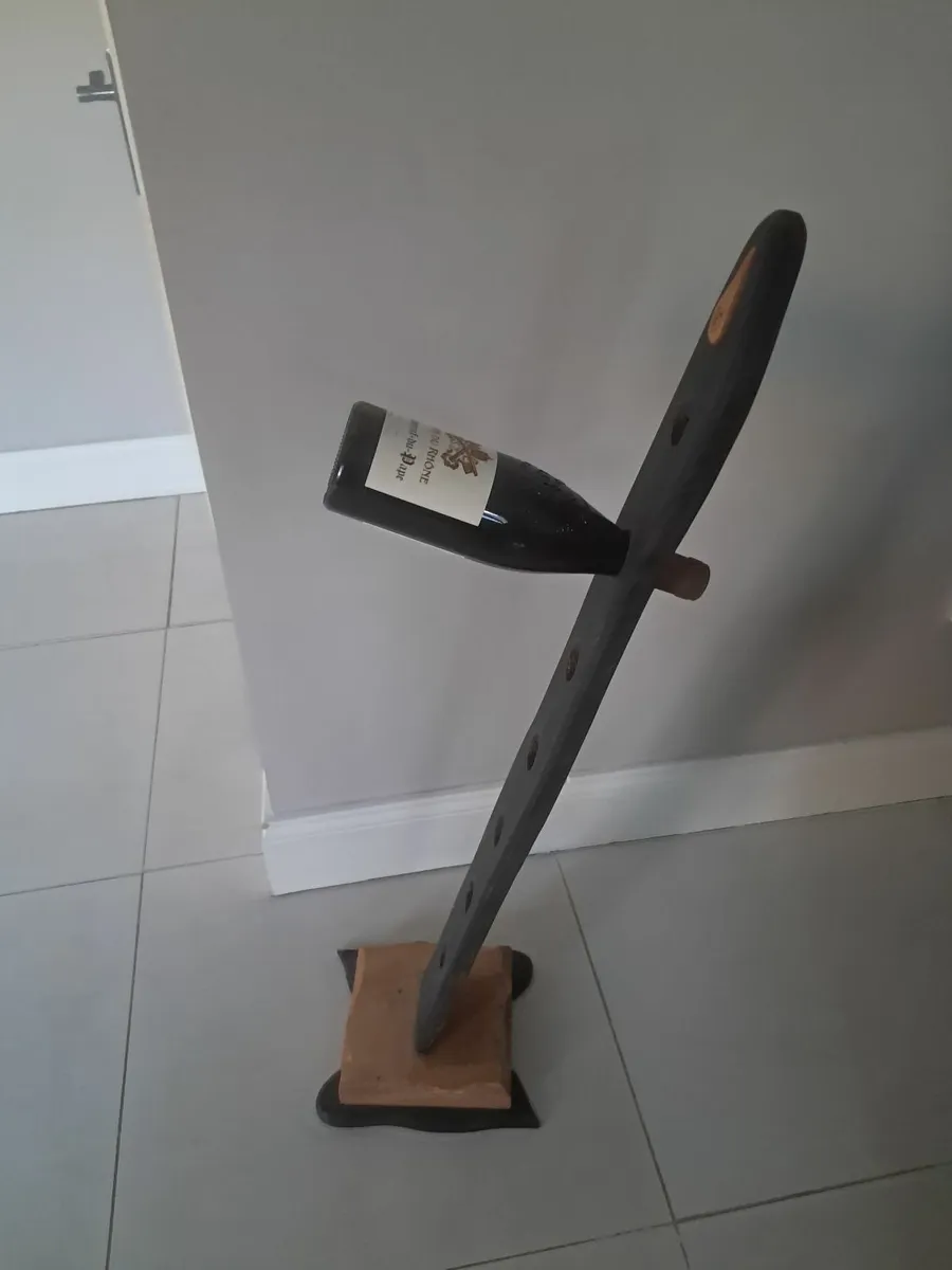 Wooden wine bottle holder - Image 1