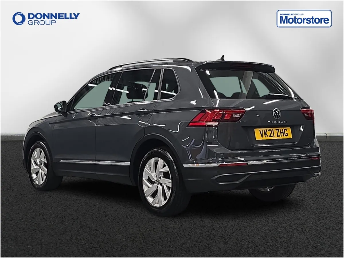 Volkswagen Tiguan Estate Life - Image 2
