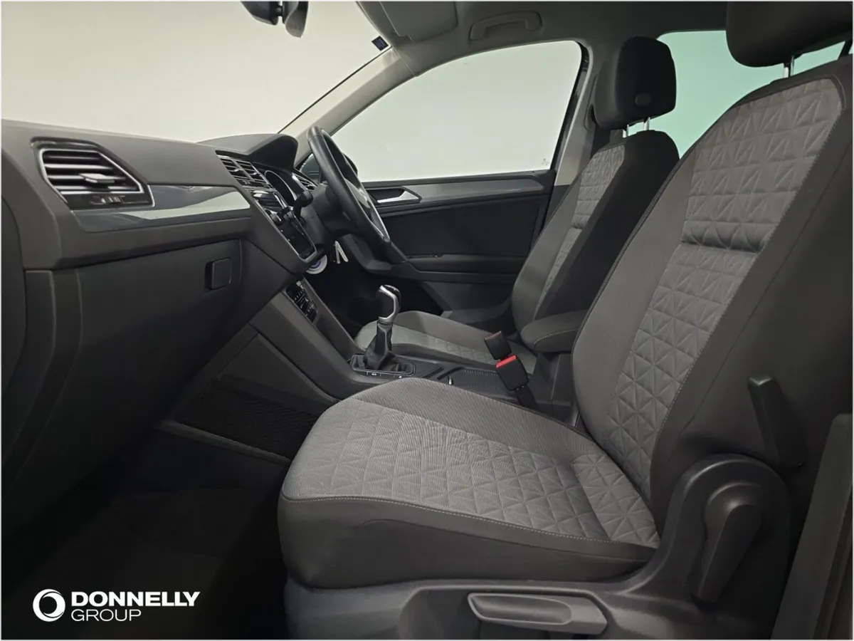 Volkswagen Tiguan Estate Life - Image 4